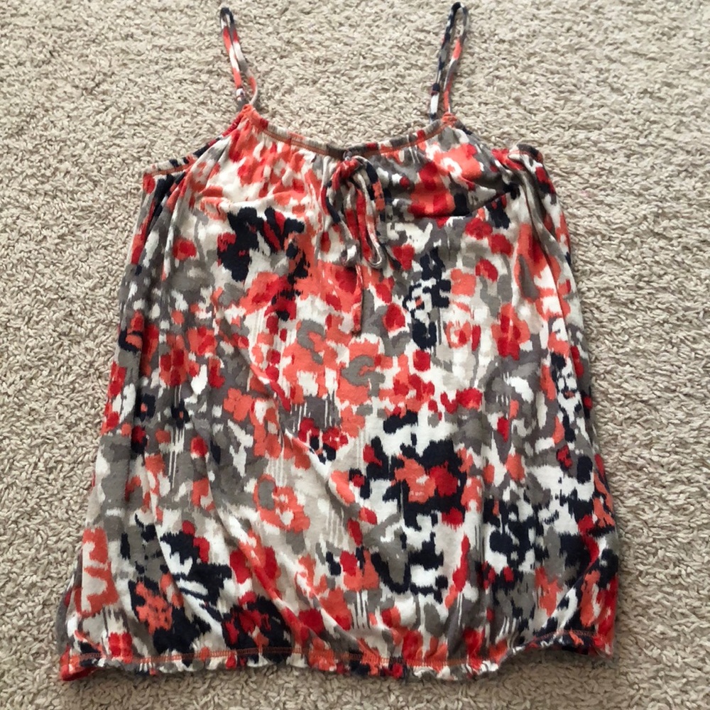 Modern floral patterned tank top.